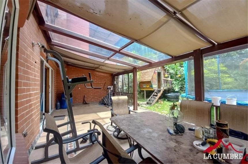 4BR House in El tesoro (290 m²) for Sale - 4