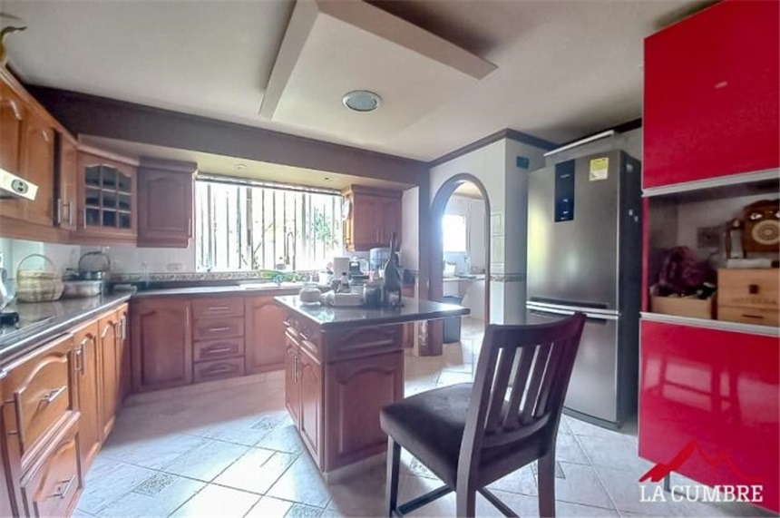 Casa de 4 alcobas en venta en Altos Del Poblado, Medellín, 290 m² · foto 7 de 16