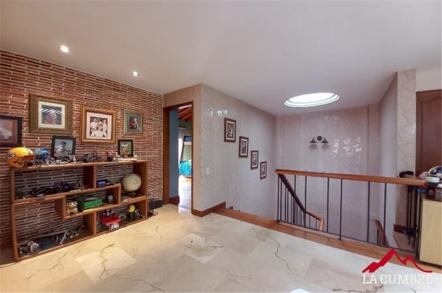 Casa de 4 alcobas en venta en Altos Del Poblado, Medellín, 290 m² · foto 11 de 16