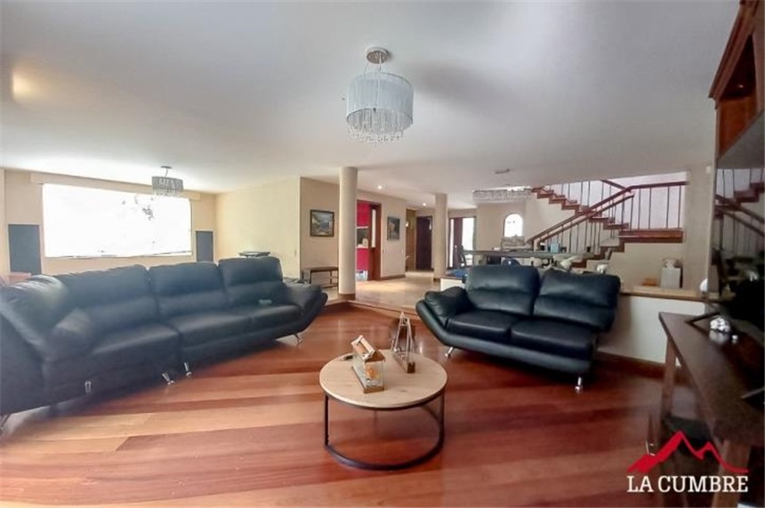Casa de 4 alcobas en venta en Altos Del Poblado, Medellín, 290 m² · foto 9 de 16