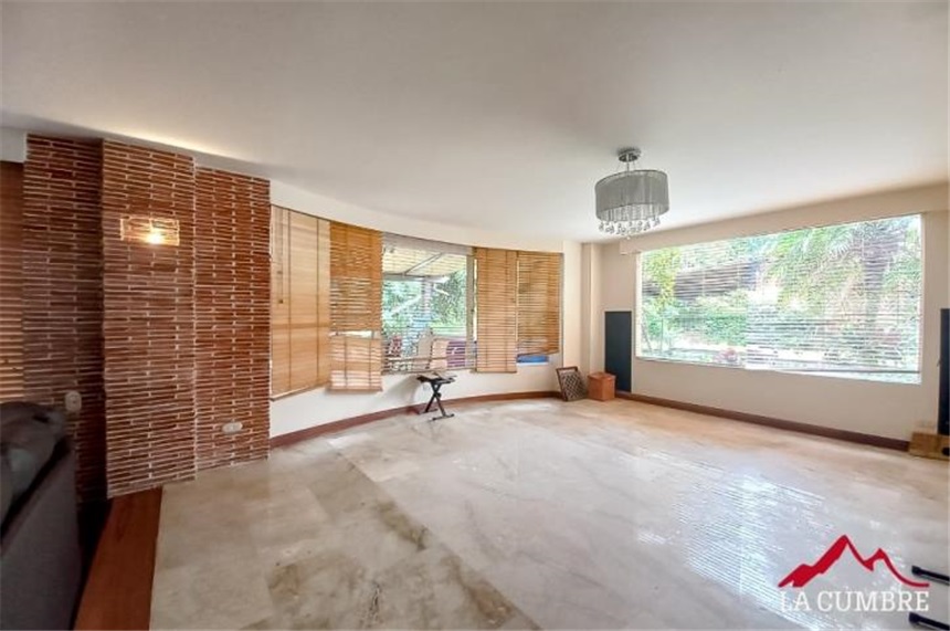 4BR House in El tesoro (290 m²) for Sale
