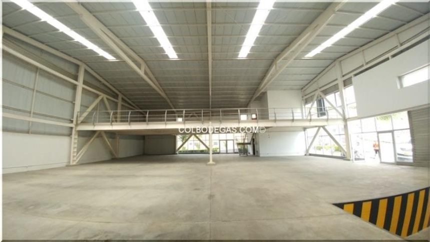 Bodega en venta en La Villa, Pereira, 864 m² · foto 2 de 24