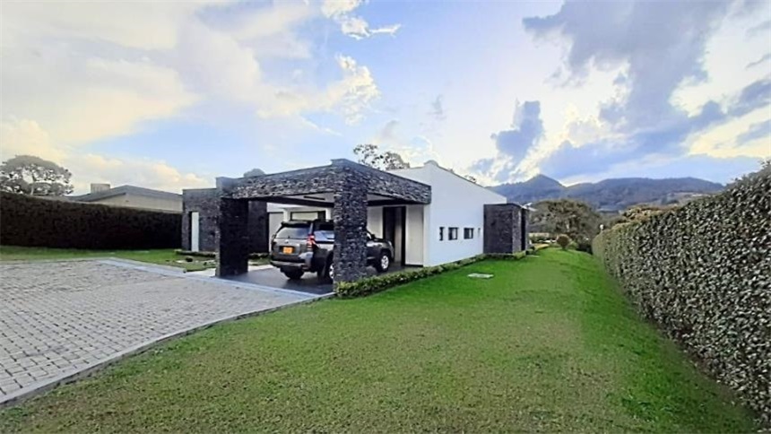 Casa de 4 alcobas en venta en Las Garzonas, El Carmen de Viboral · foto 4 de 24