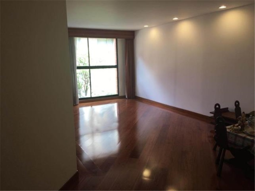 Apartamento de 3 alcobas en venta en Los Rosales, Bogotá, 172 m² · foto 2 de 21