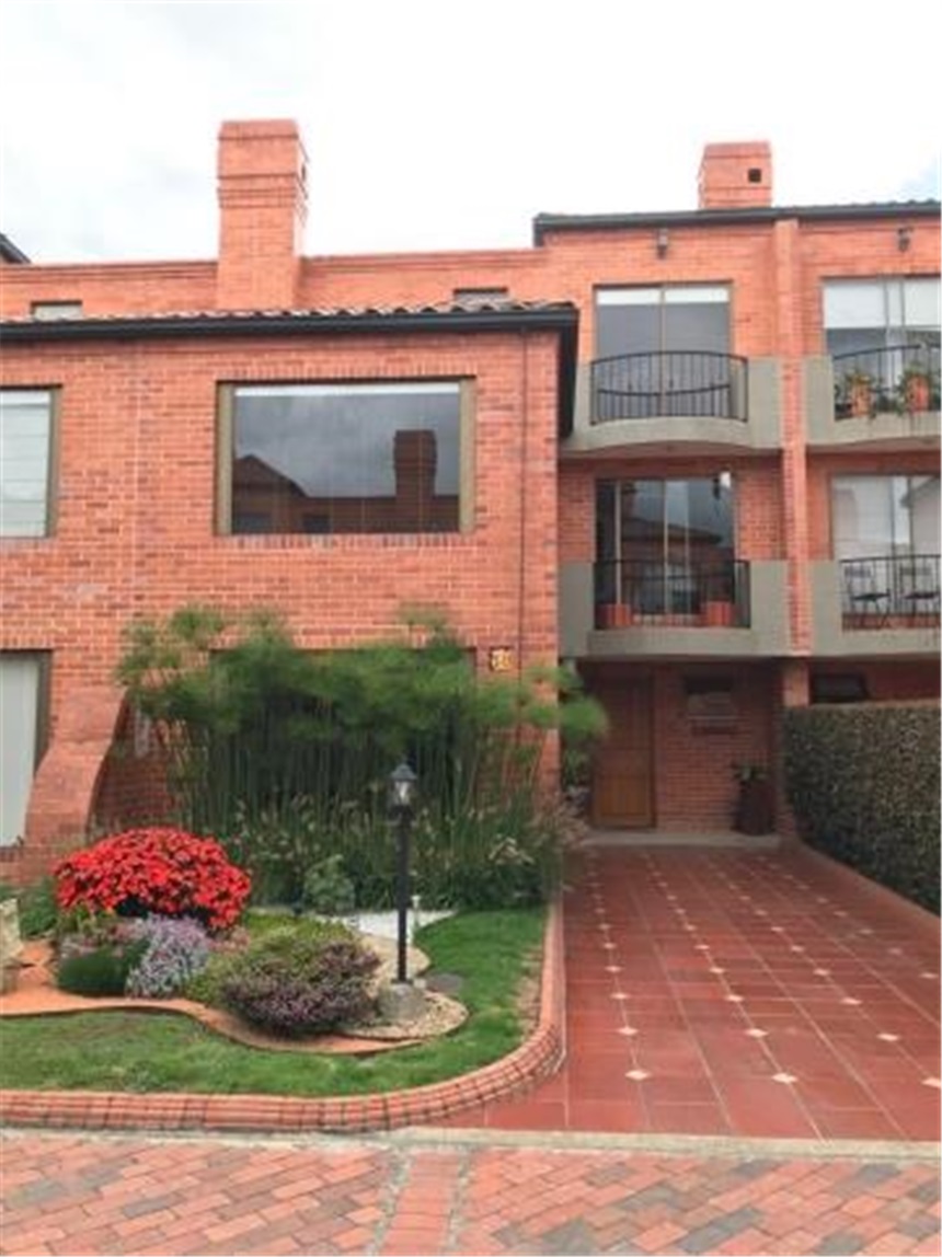 Casa de 3 alcobas en venta en Rio Frio, Chía, 220 m² · foto 2 de 19