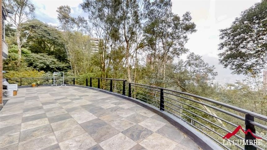 Casa de 5 alcobas en venta en El Tesoro, Medellín, 630 m² · foto 13 de 13
