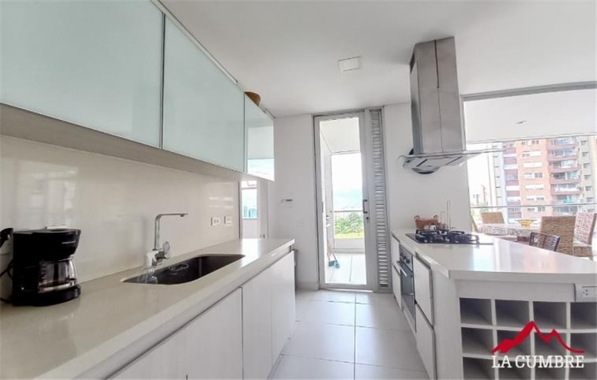 Apartamento en arriendo en El Poblado, Medellín · foto 5 de 12
