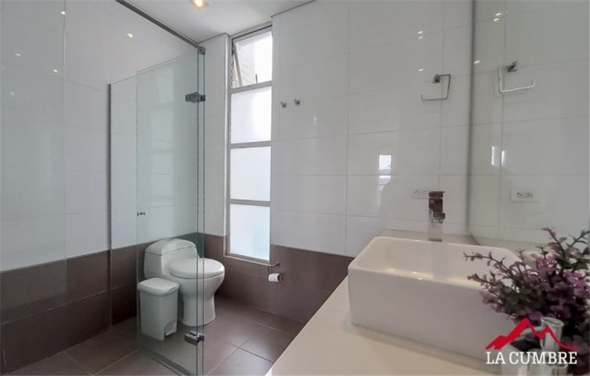 Apartamento en arriendo en El Poblado, Medellín · foto 8 de 12