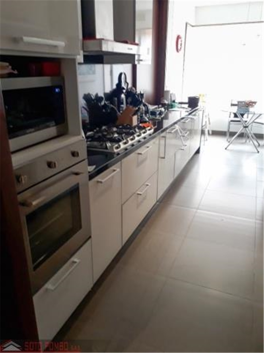 Piso – Bogotá, El Refugio - Más
