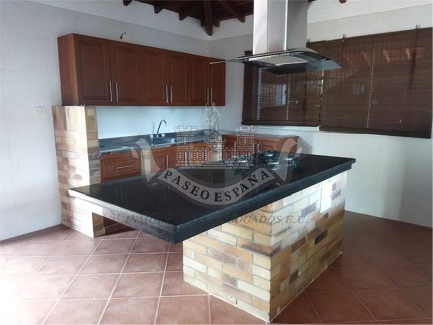 Casa de 5 alcobas en venta en Los Colorados, Piedecuesta · foto 3 de 18