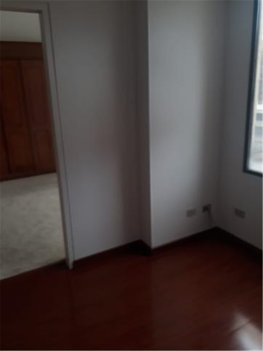 Piso – Bogotá, Chicó Lago