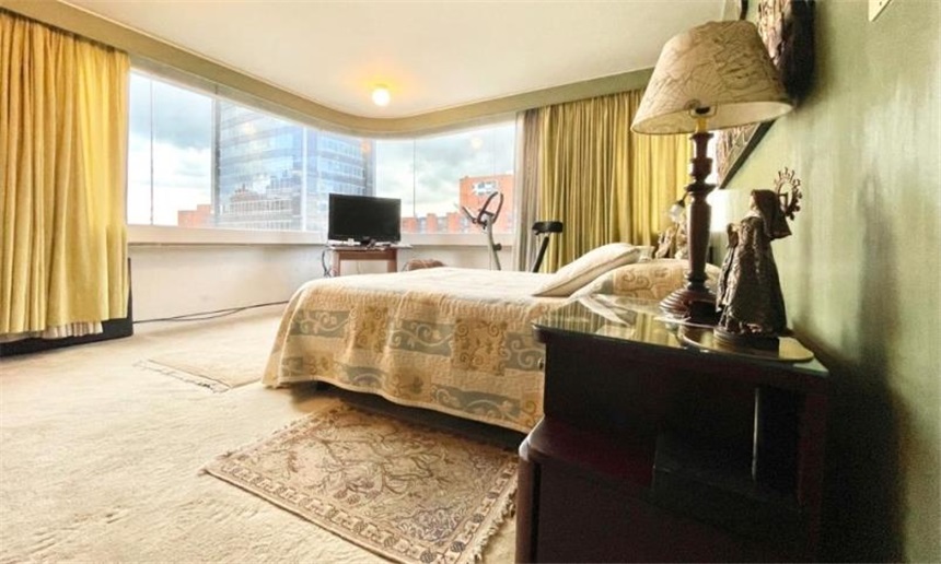Apartamento de 3 alcobas en venta en El Retiro, Bogotá, 200 m² · foto 18 de 24