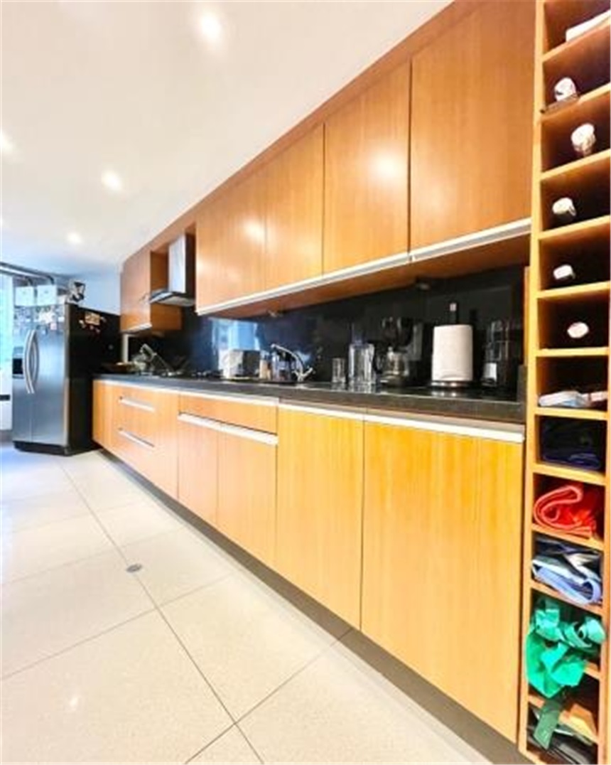 Apartamento de 3 alcobas en venta en El Retiro, Bogotá, 200 m² · foto 8 de 24