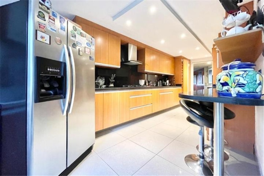 Apartamento de 3 alcobas en venta en El Retiro, Bogotá, 200 m² · foto 9 de 24