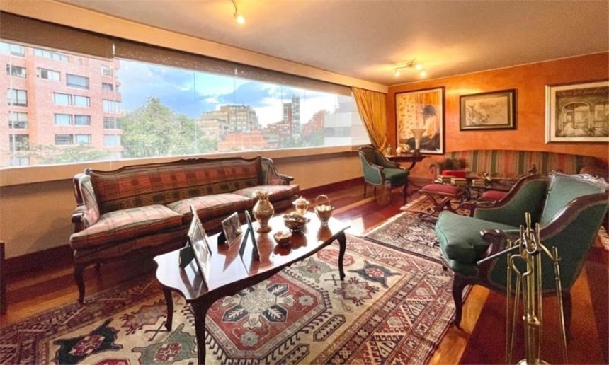 Apartamento de 3 alcobas en venta en El Retiro, Bogotá, 200 m² · foto 3 de 24