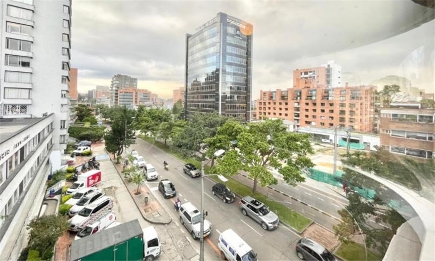 Apartamento de 3 alcobas en venta en El Retiro, Bogotá, 200 m² · foto 4 de 24