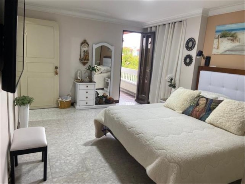 Apartamento en venta en Pinares, Pereira · foto 4 de 24