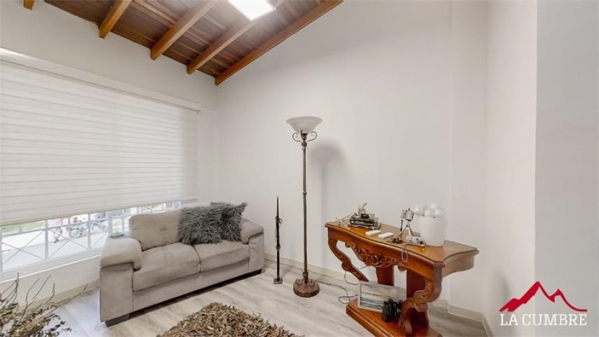 Casa de 3 alcobas en venta en Loma De Las Brujas, Envigado, 192 m² · foto 10 de 16