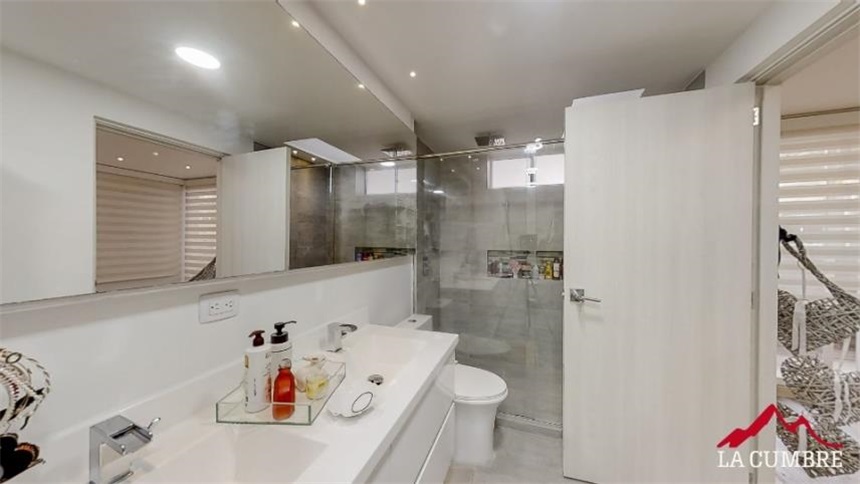 Casa de 3 alcobas en venta en Loma De Las Brujas, Envigado, 192 m² · foto 16 de 16