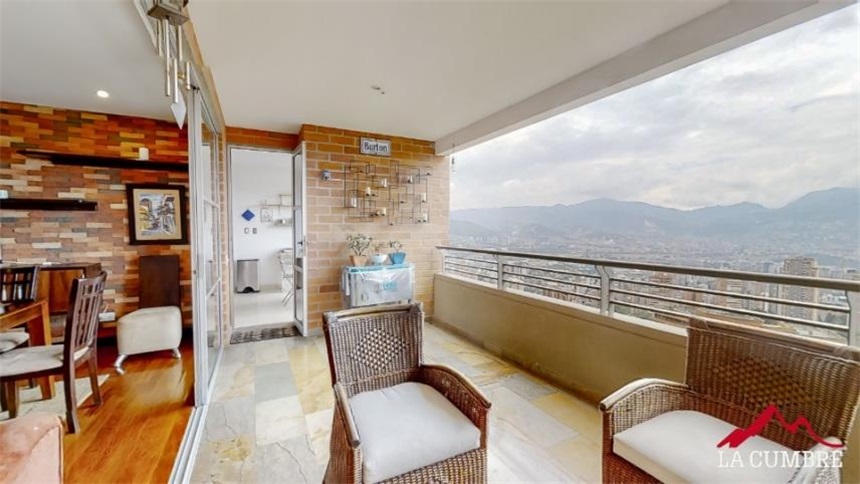 Apartamento de 3 alcobas en arriendo en El Tesoro, Medellín, 220 m² · foto 3 de 12