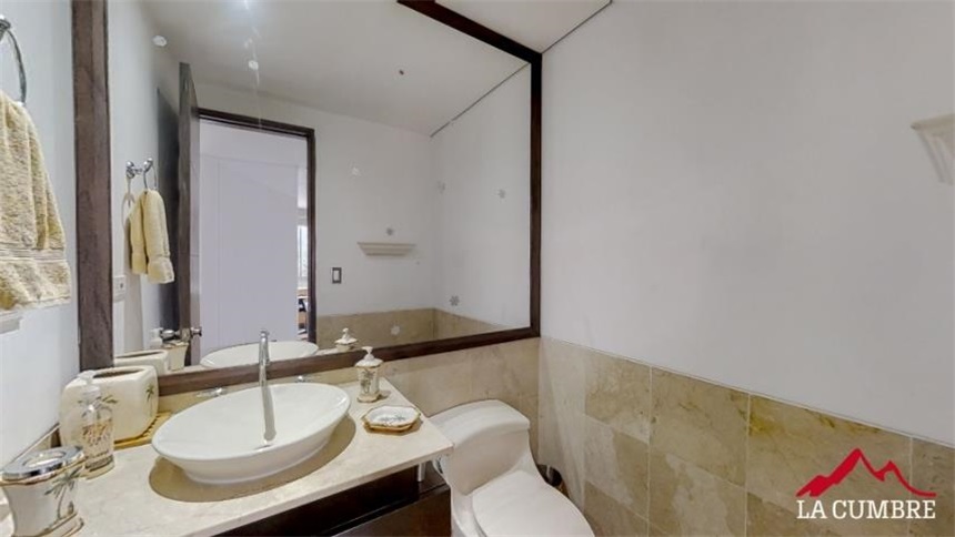 Apartamento de 3 alcobas en arriendo en El Tesoro, Medellín, 220 m² · foto 9 de 12