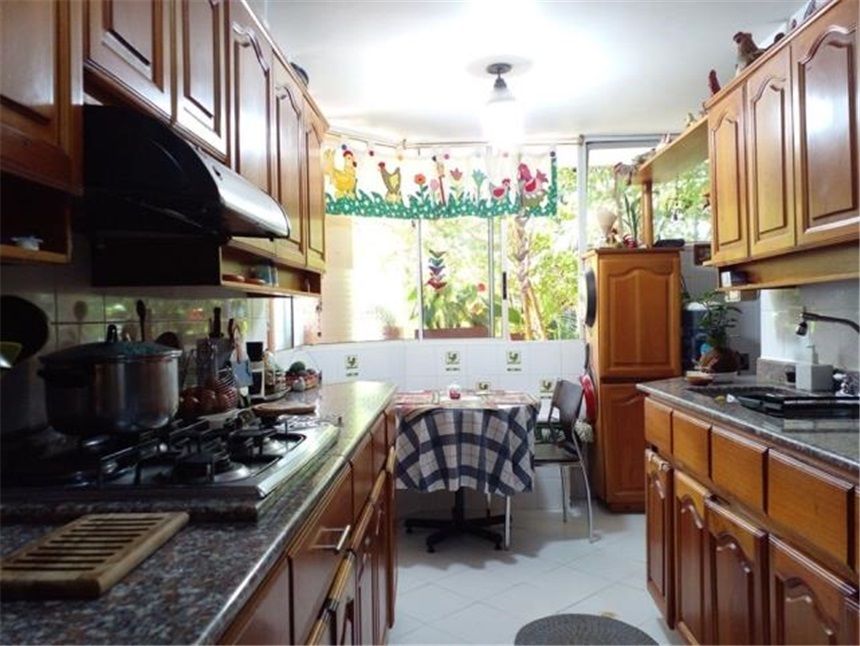 Casa de 3 alcobas en venta en Loma Del Chocho, Envigado, 228 m² · foto 5 de 20