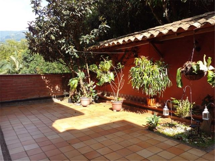 Casa de 3 alcobas en venta en Loma Del Chocho, Envigado, 228 m² · foto 19 de 20