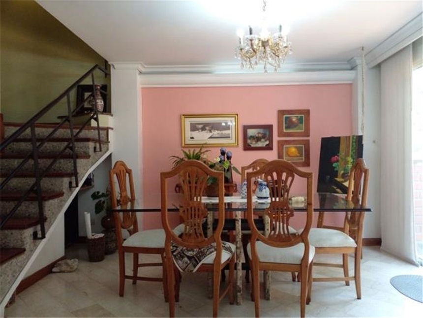 Casa de 3 alcobas en venta en Loma Del Chocho, Envigado, 228 m² · foto 4 de 20