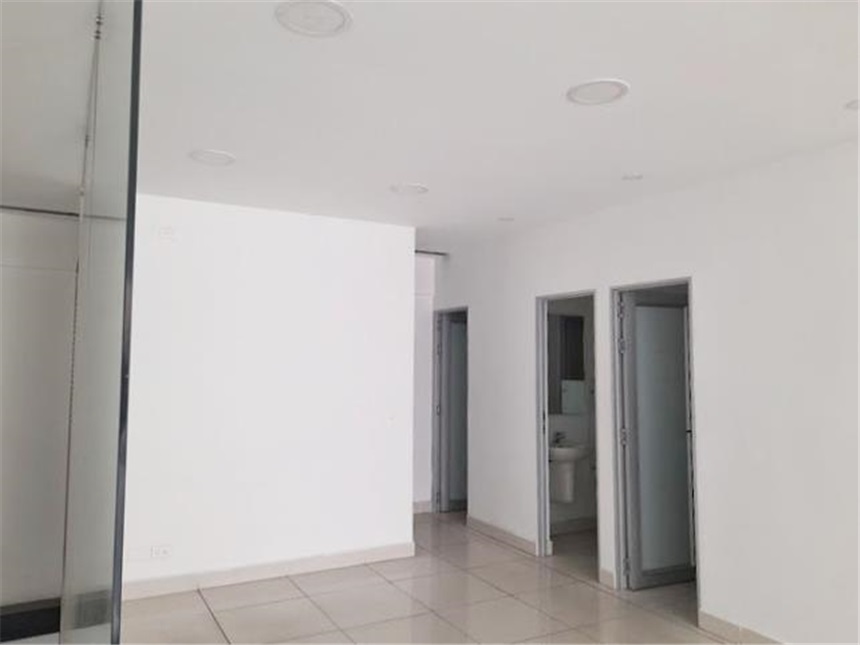 Local en Arriendo - Más