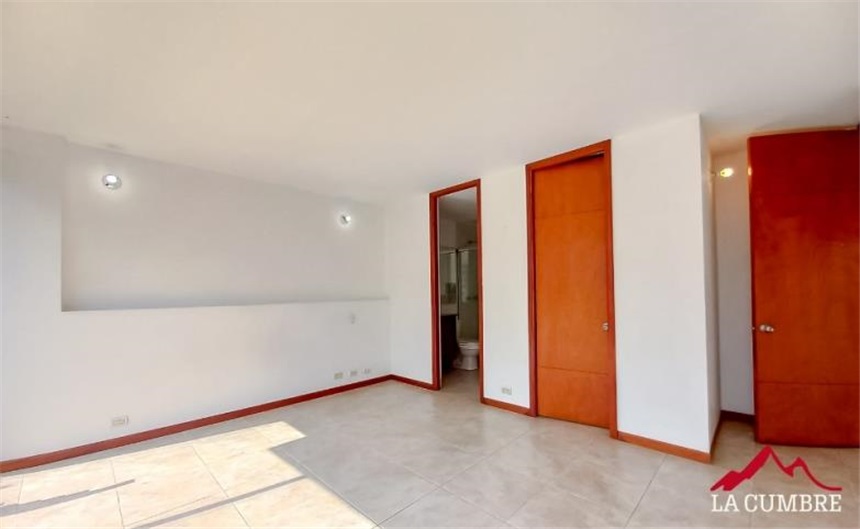 Casa de 4 alcobas en arriendo en Altos Del Poblado, Medellín, 220 m² · foto 12 de 12
