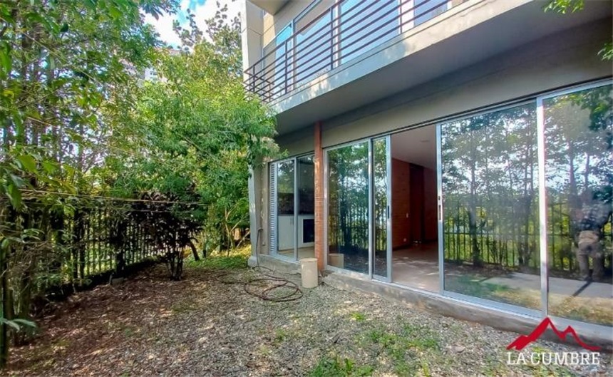Casa de 4 alcobas en arriendo en Altos Del Poblado, Medellín, 220 m² · foto 3 de 12
