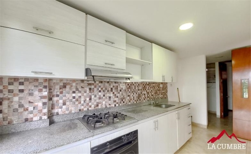Casa de 4 alcobas en arriendo en Altos Del Poblado, Medellín, 220 m² · foto 4 de 12