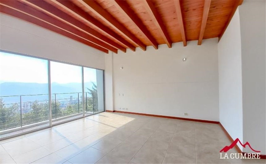 Casa de 4 alcobas en arriendo en Altos Del Poblado, Medellín, 220 m² · foto 9 de 12