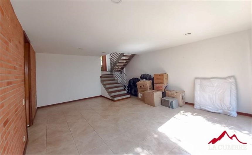 Casa de 4 alcobas en arriendo en Altos Del Poblado, Medellín, 220 m² · foto 6 de 12