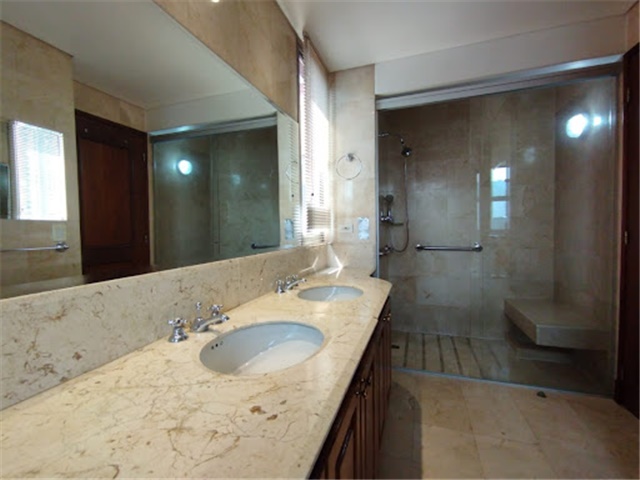 Apartamento de 3 alcobas en arriendo en La Florida, Medellín, 319 m² · foto 23 de 24