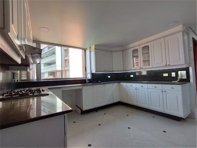 Apartamento de 3 alcobas en arriendo en La Florida, Medellín, 319 m² · foto 3 de 24