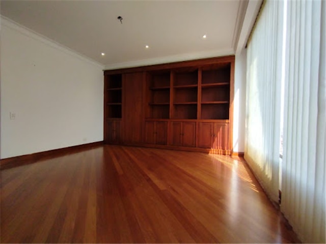 Apartamento de 3 alcobas en arriendo en La Florida, Medellín, 319 m² · foto 18 de 24