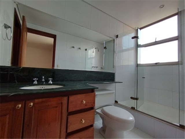 Apartamento de 3 alcobas en arriendo en La Florida, Medellín, 319 m² · foto 20 de 24