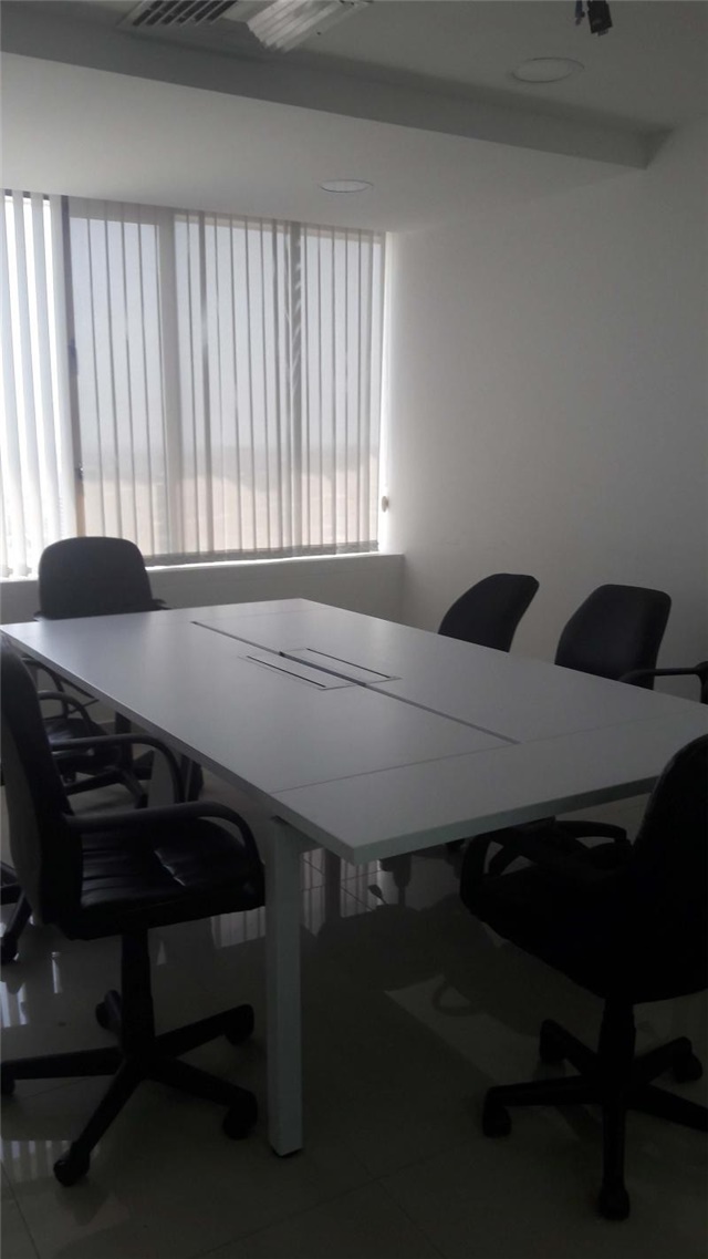Oficina en Arriendo - Más