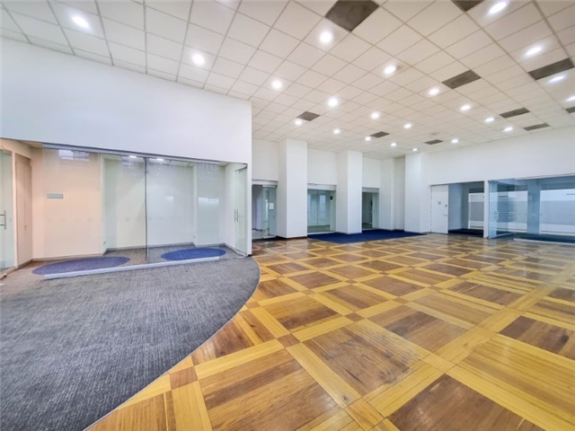 Local en arriendo en La Candelaria, Medellín, 740 m² · foto 8 de 24