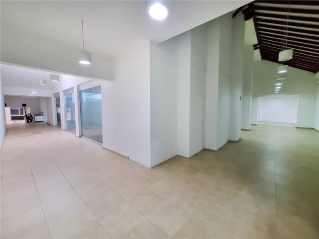 Local en arriendo en La Candelaria, Medellín, 740 m² · foto 21 de 24