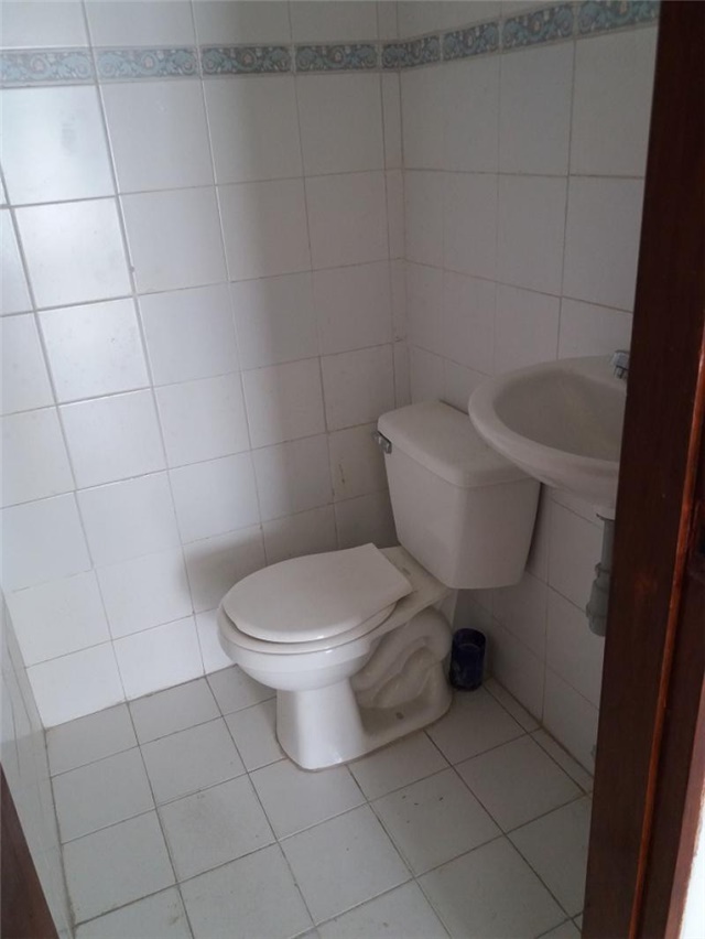 Local en Arriendo - Más
