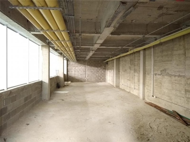 Local en Arriendo - Más
