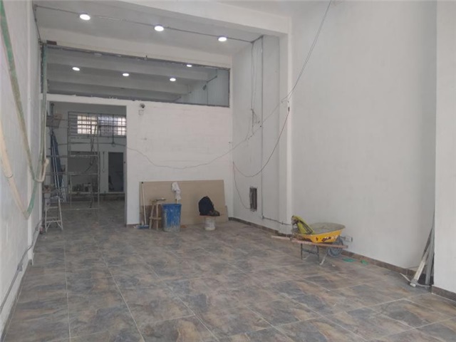 Local en Arriendo - Más
