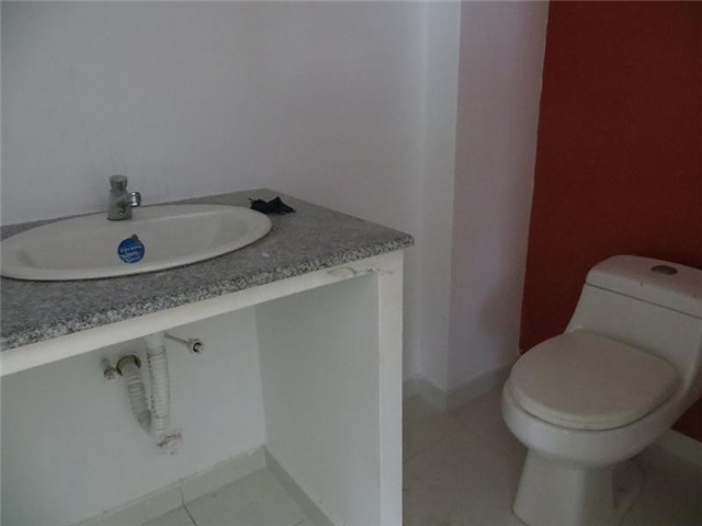 Local en Arriendo - Más