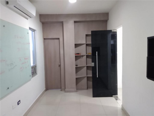 Oficina en Arriendo - Més