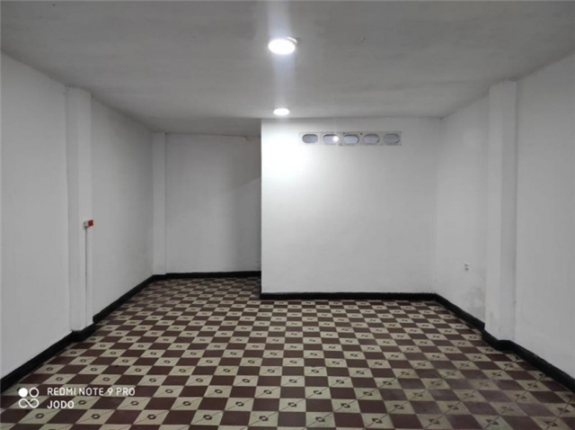 Local en Arriendo - Más