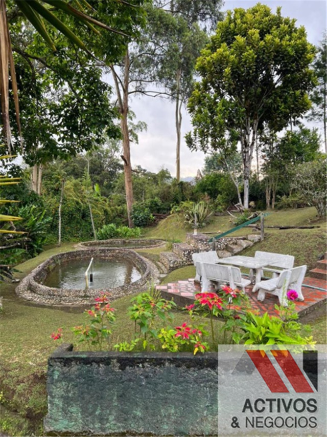 Casa de 8 alcobas en venta en La Clara, Guarne · foto 4 de 12