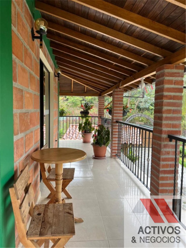 Casa de 8 alcobas en venta en La Clara, Guarne · foto 9 de 12