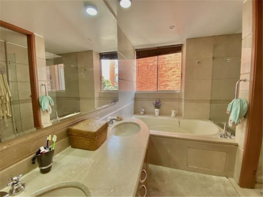Apartamento de 4 alcobas en venta en Bosque Medina, Bogotá, 220 m² · foto 13 de 24